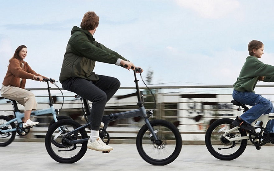 Electric Pedal-Assist Bikes vs Electric Vehicles: Comparing Differences and Advantages