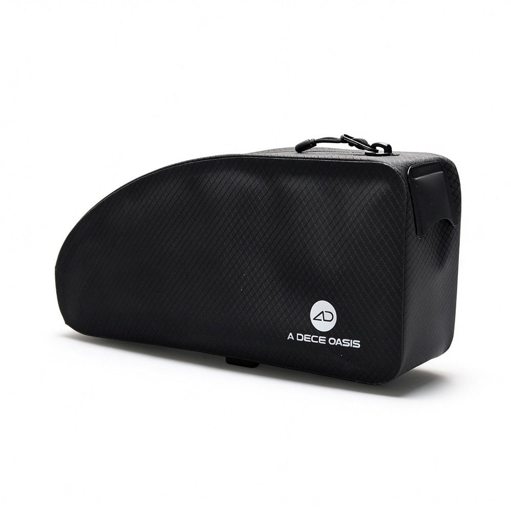 Side view of the ADO CB10 bicycle frame bag in black, showcasing its coated polyester fabric, smooth zipper, top carry handle, and the A DECE OASIS logo.